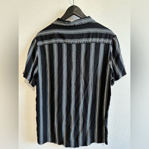 ASOS DESIGN Men’s revere stripe shirt in Black Retro Stripe Size S 100% Viscose - Picture 2 of 5